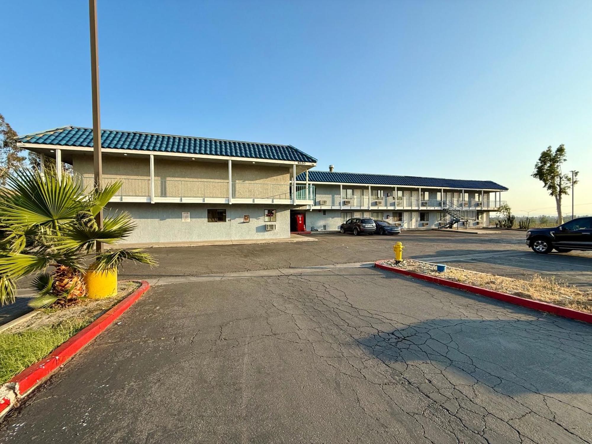 Circle - Jurupa Valley 60 Fwy Hotel